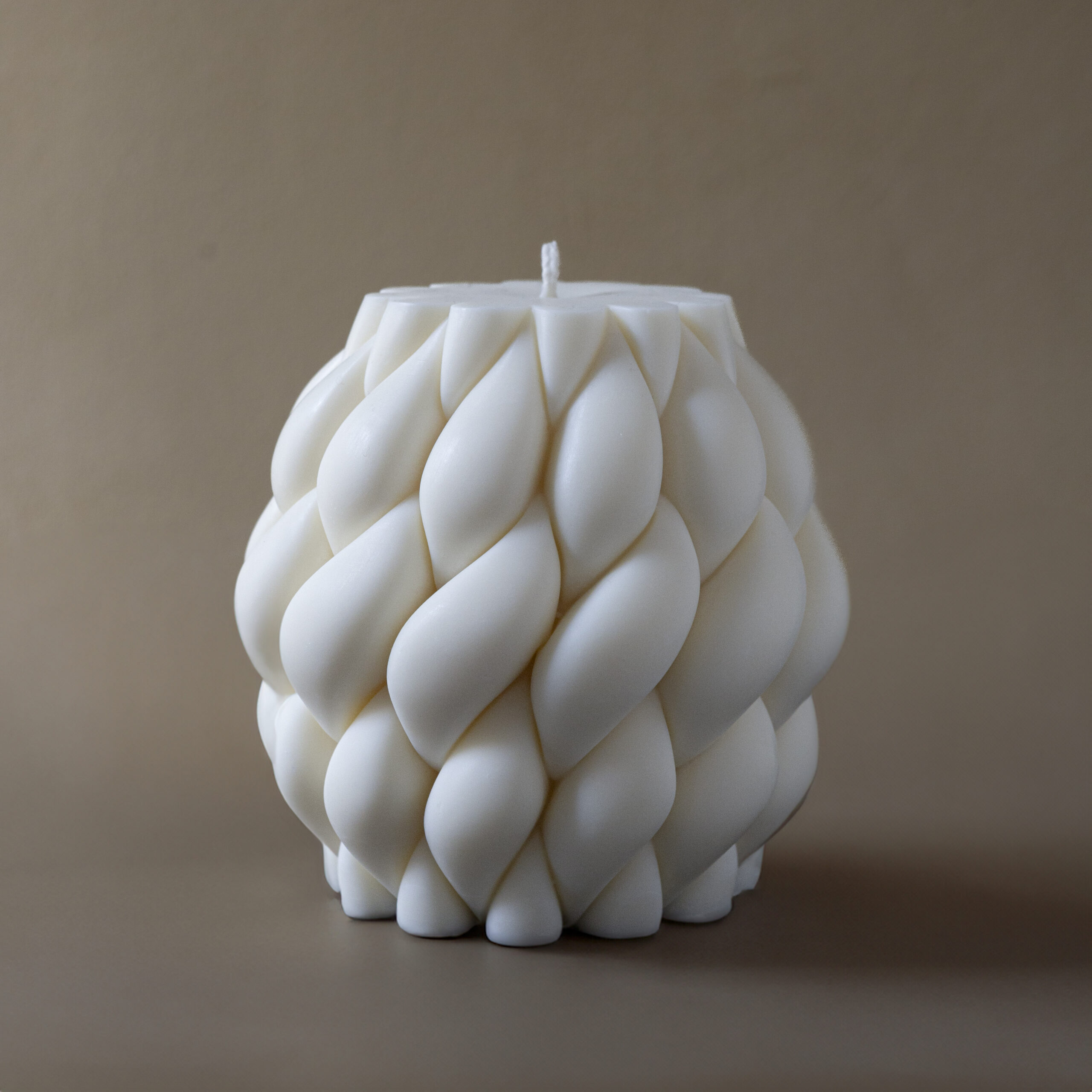 Vela de soja decorativa perfumada hecha a mano. Colección Decor Santaló Candles. Vela Bali